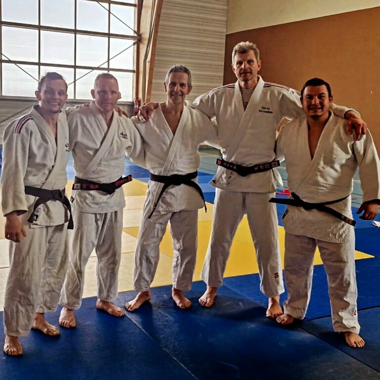 𝗩𝗘𝗧𝗘𝗥𝗔𝗡𝗦 : 𝗧𝗢𝗨𝗥𝗡𝗢𝗜 𝗣𝗔𝗥 𝗘𝗤𝗨𝗜𝗣𝗘𝗦